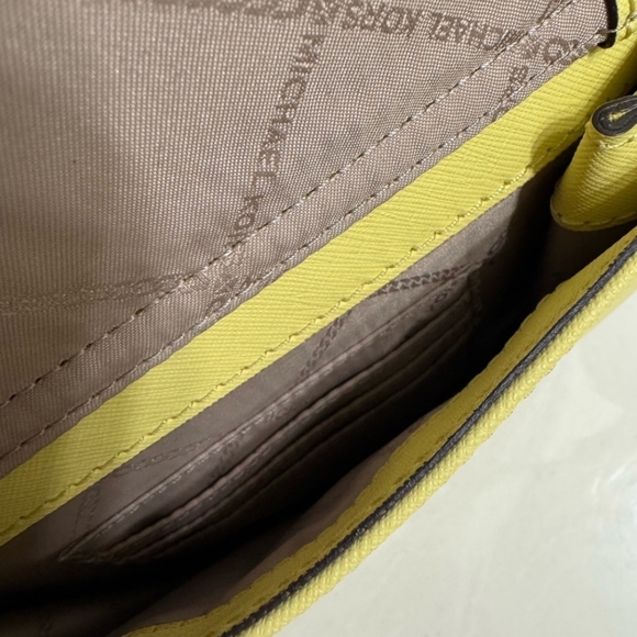 Michael Kors Lemon Yellow Jet Set Tote - Picture 6 of 7